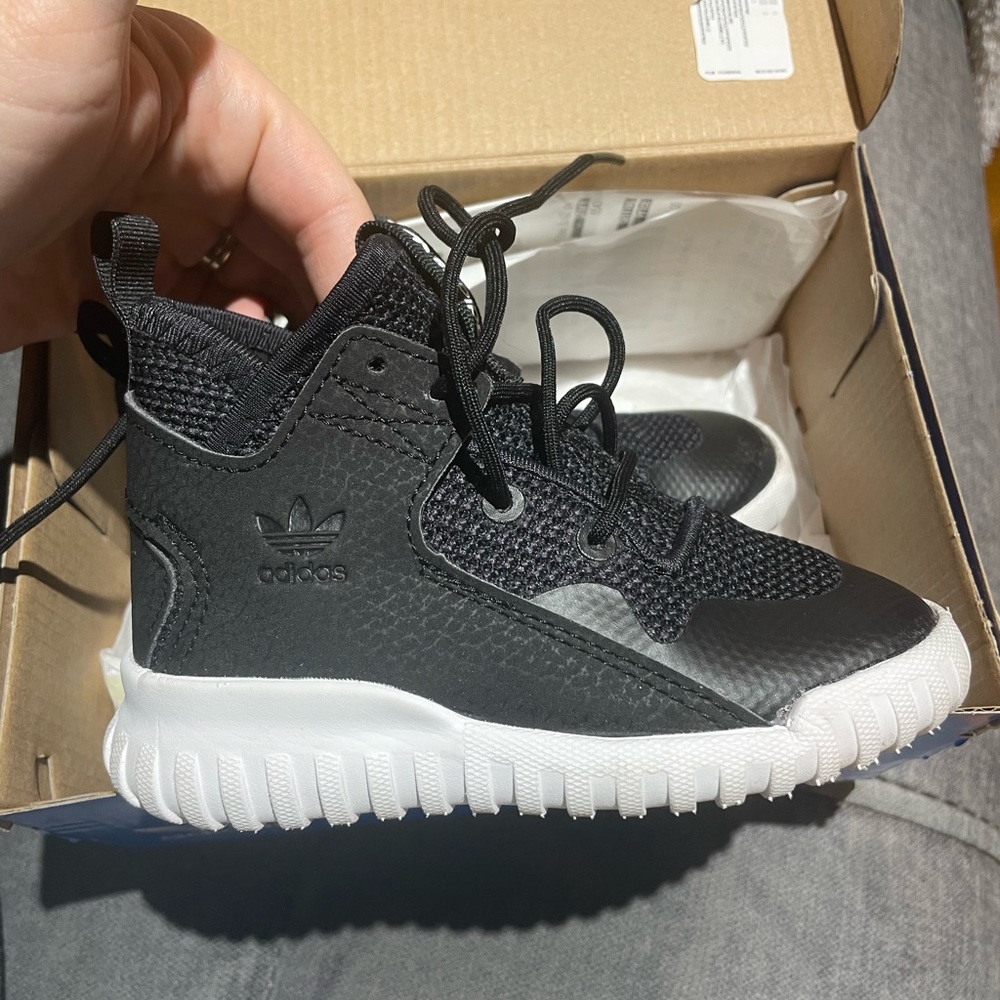 Adidas Tubular Sneakers toddler kid baby 7 black white shoes